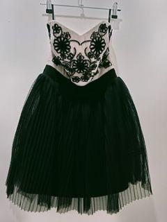 Semi-formal strapless DRESS