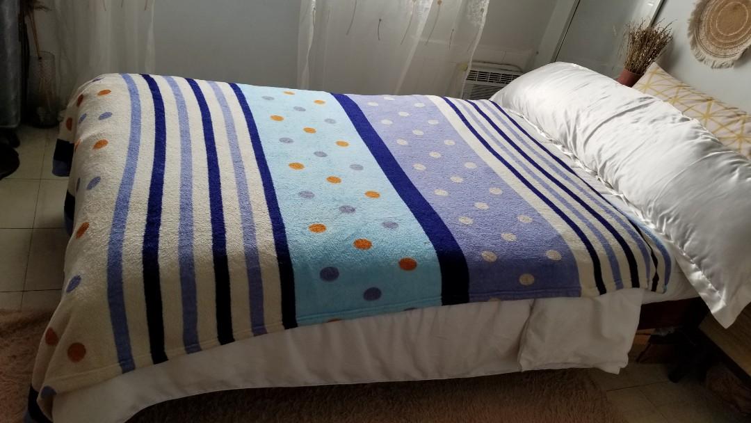 Single size Blanket, Furniture & Home Living, Furniture, Bed Frames