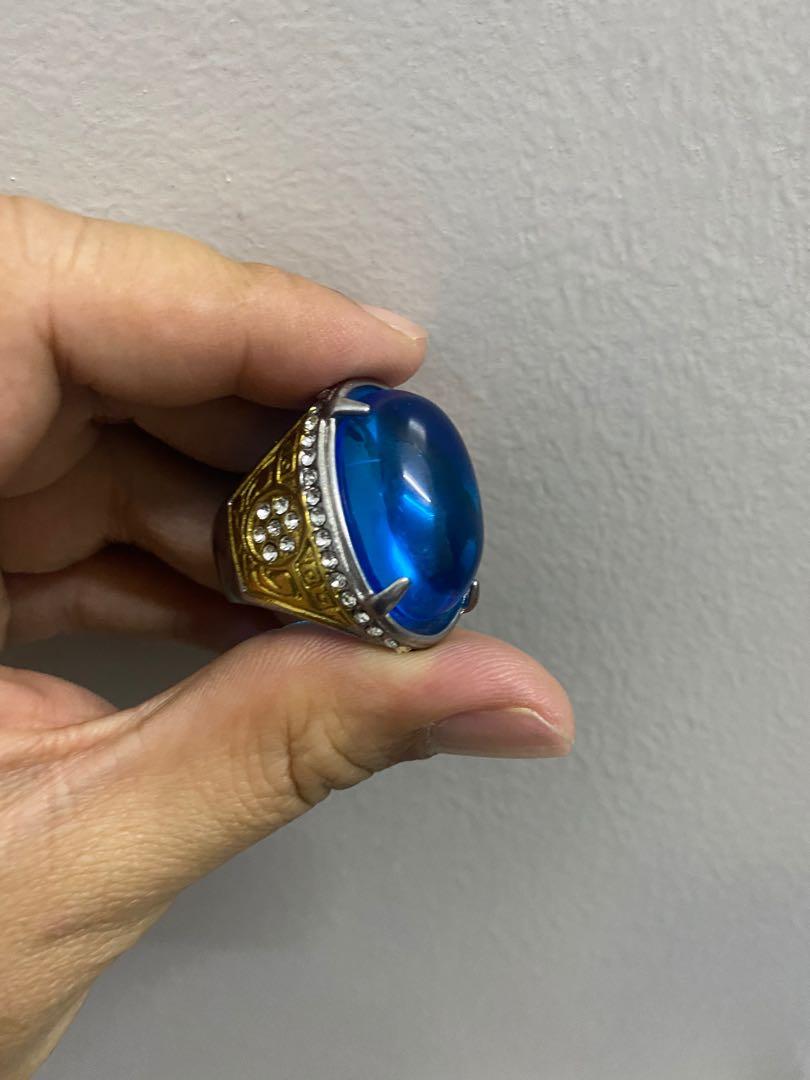 Swiss Blue Topaz Ring (Category: Cuff Links) located in Alor Gajah. Submitted by amrazak (Listing ID 1113067433, Image 1). Description: Size 20 Titanium Never Wear Before Can Nego until Let Go Free Post✌🏻.