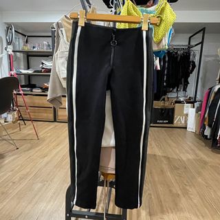 (Category: ) located in . Submitted by iloveclothes.com (Listing ID 1112940429, Image 1). Description: .