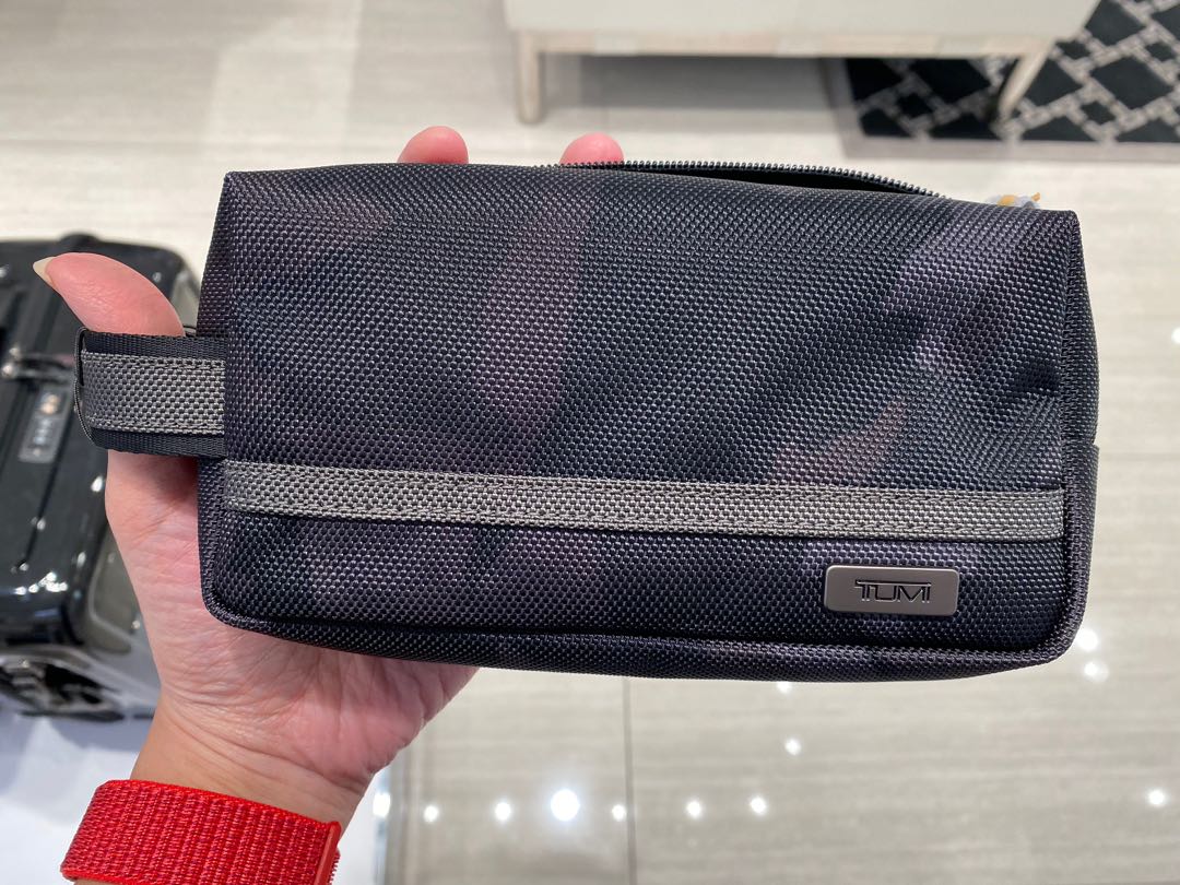 Tumi Camo Pouch, Men's Fashion, Bags, Belt bags, Clutches and Pouches ...