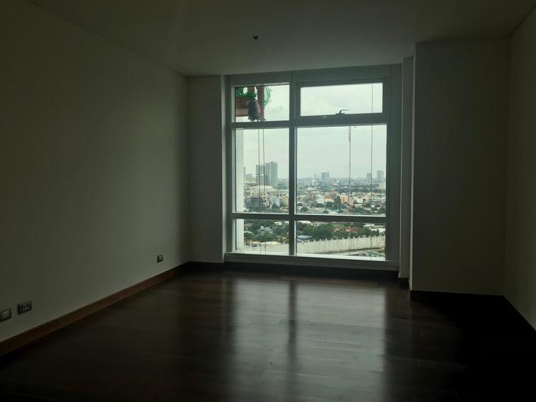 two roxas triangle makati for sale 3BR ayala land premiere makati ave ...