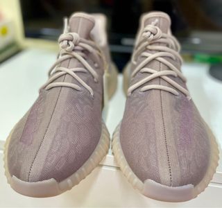 (Category: ) located in . Submitted by sneakerpapi (Listing ID 1113051481, Image 1). Description: .