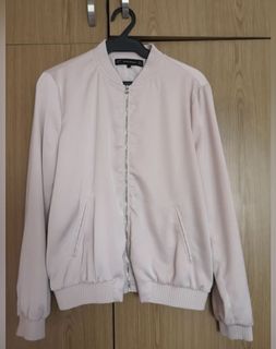 (Category: ) located in . Submitted by mmm.shoppe (Listing ID 1112921907, Image 1). Description: .