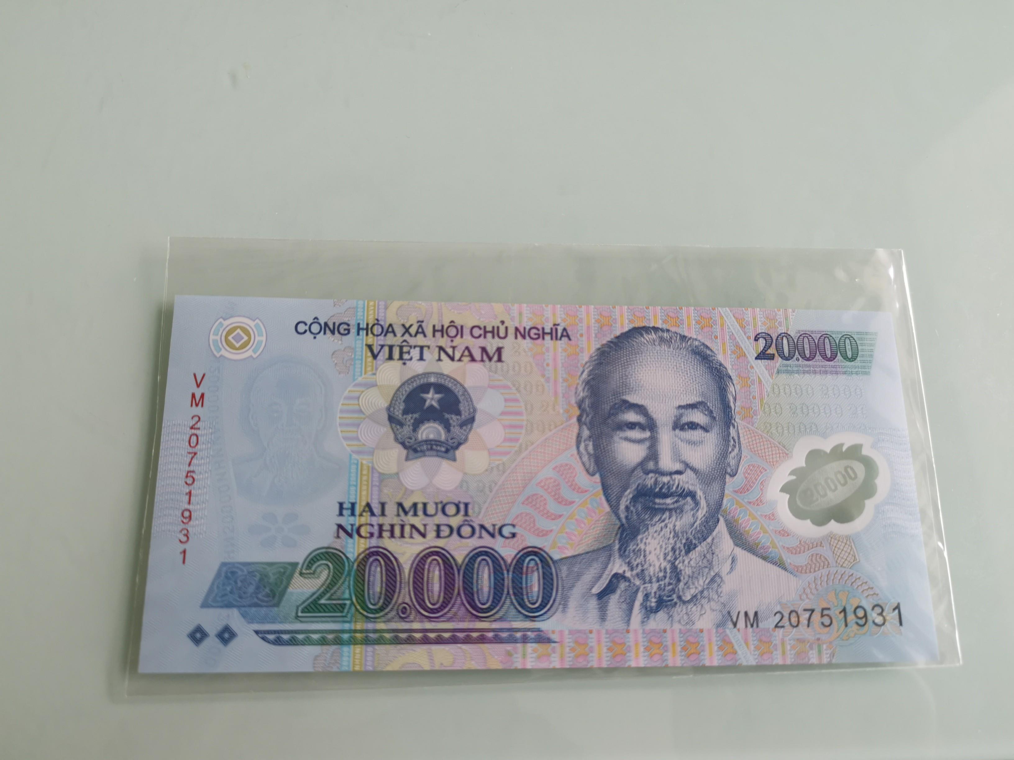 膠鈔)越南20000盾UNC, 興趣及遊戲, 收藏品及紀念品, 錢幣- Carousell