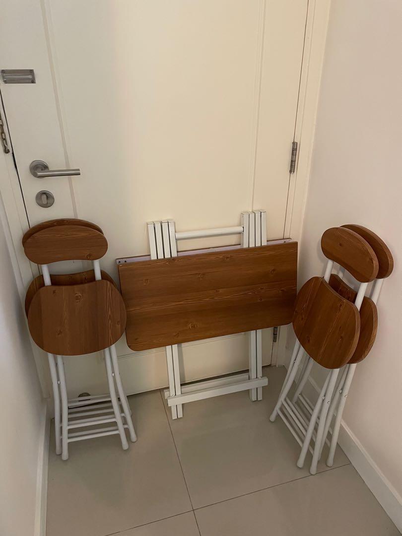 摺枱餐枱 + 摺椅x4 (Folding Table + Chairs x4), 傢俬＆家居, 傢俬, 桌子 on Carousell