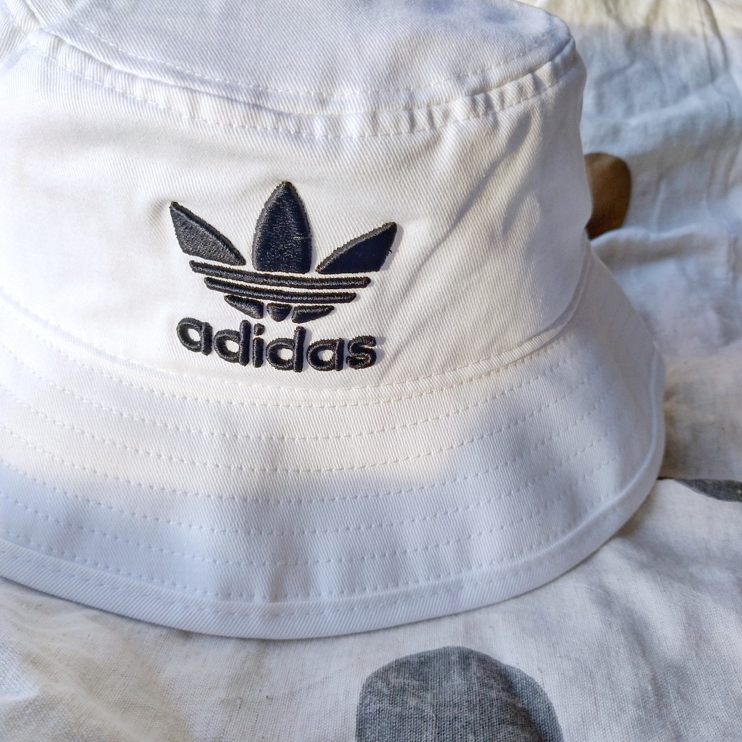 Adidas Originals Logo BK7350 Unisex Bucket Hat