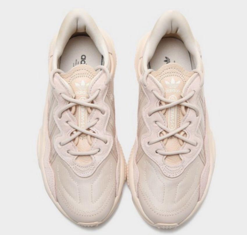 Adidas Originals Ozweego Junior, Women's Fashion, Footwear, Sneakers on  Carousell