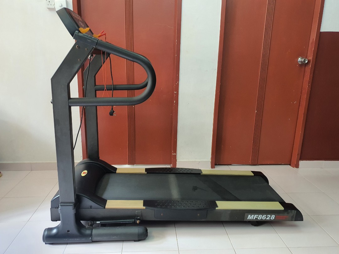American Motion Fitness Treadmill, Sports Equipment, Exercise & Fitness
