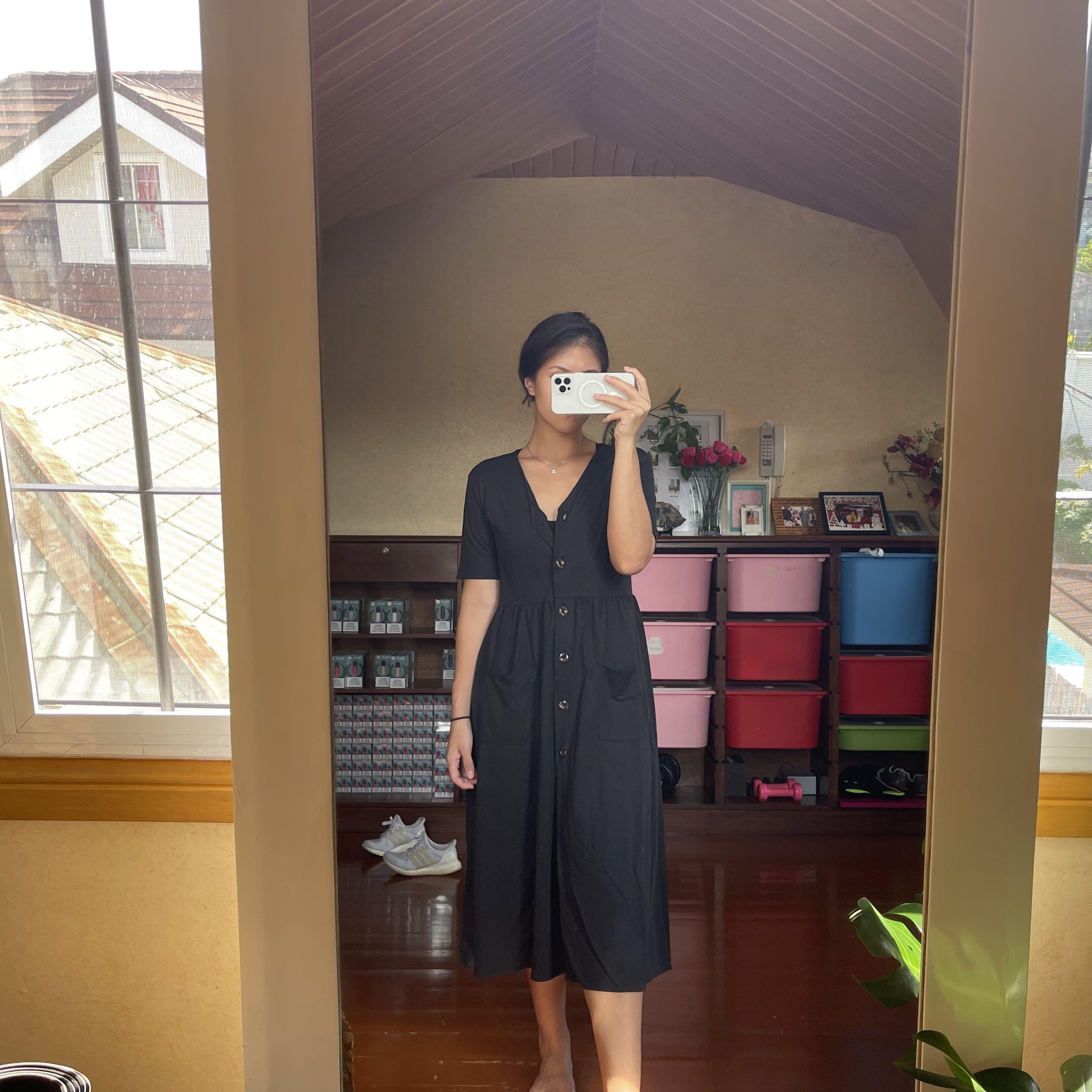 Black Maxi Dress - GU Japan (Category: Dresses) located in Cebu City. Submitted by nikkigm795 (Listing ID 1113176995, Image 1). Description: .