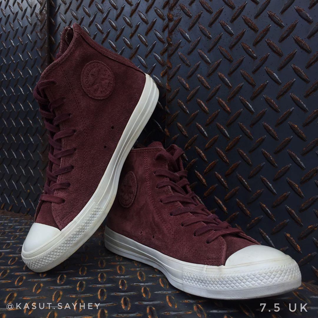 Maroon store suede converse