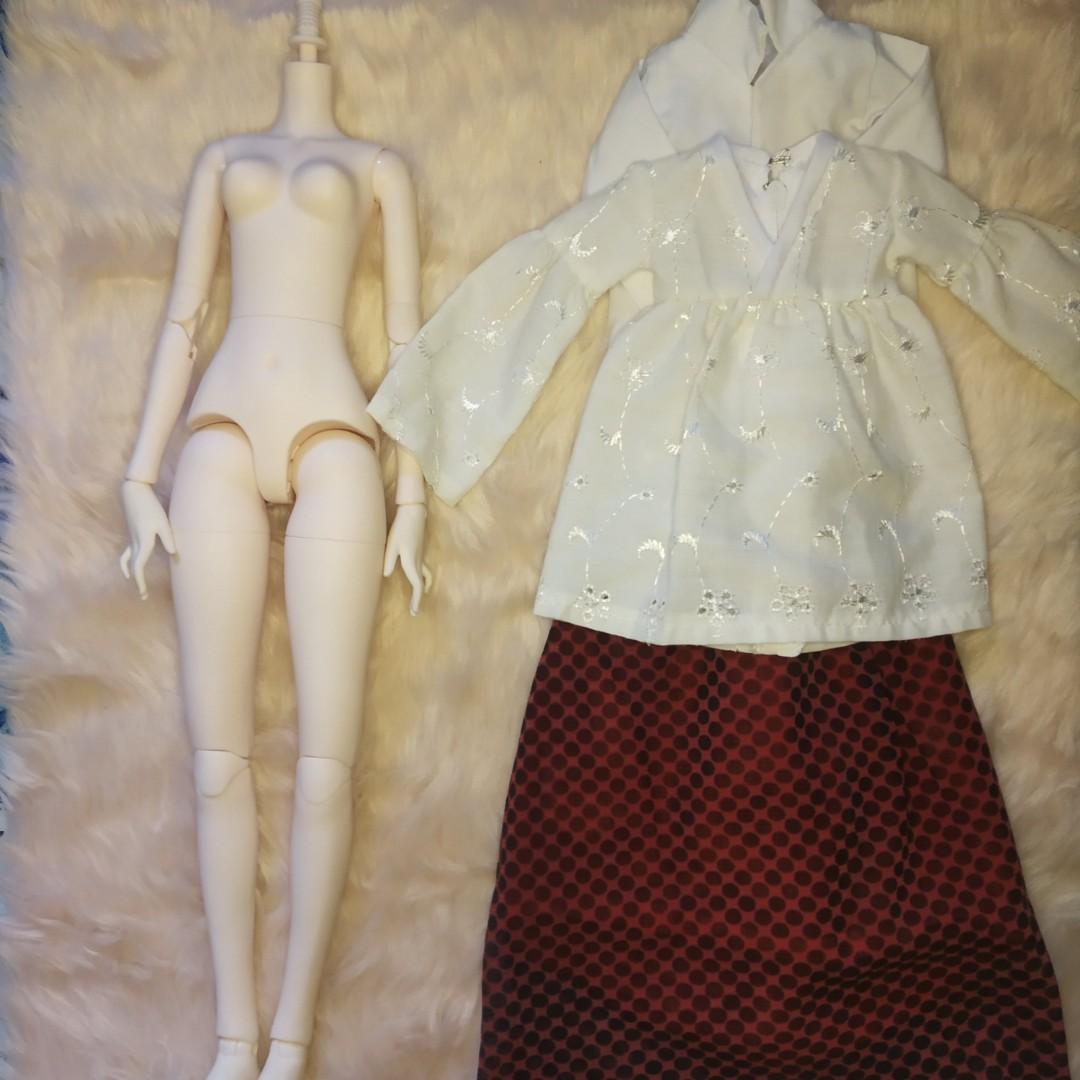 Diary Queen Doll - BJD 45 cm (Category: Figurines & Statues) located in Manila. Submitted by delidessyyy (Listing ID 1113284180, Image 1). Description: Diary Queen BJD - 45 cm - hanbok is included - never been used - only put out of box to take photos - received it last January 26, 2021 It can be use as a replacement body of your MSD doll head, it work out fine with a vinyl head. I'm not sure with a resin head. MOP: Gcash/Bank transfer MOD: LBC, 