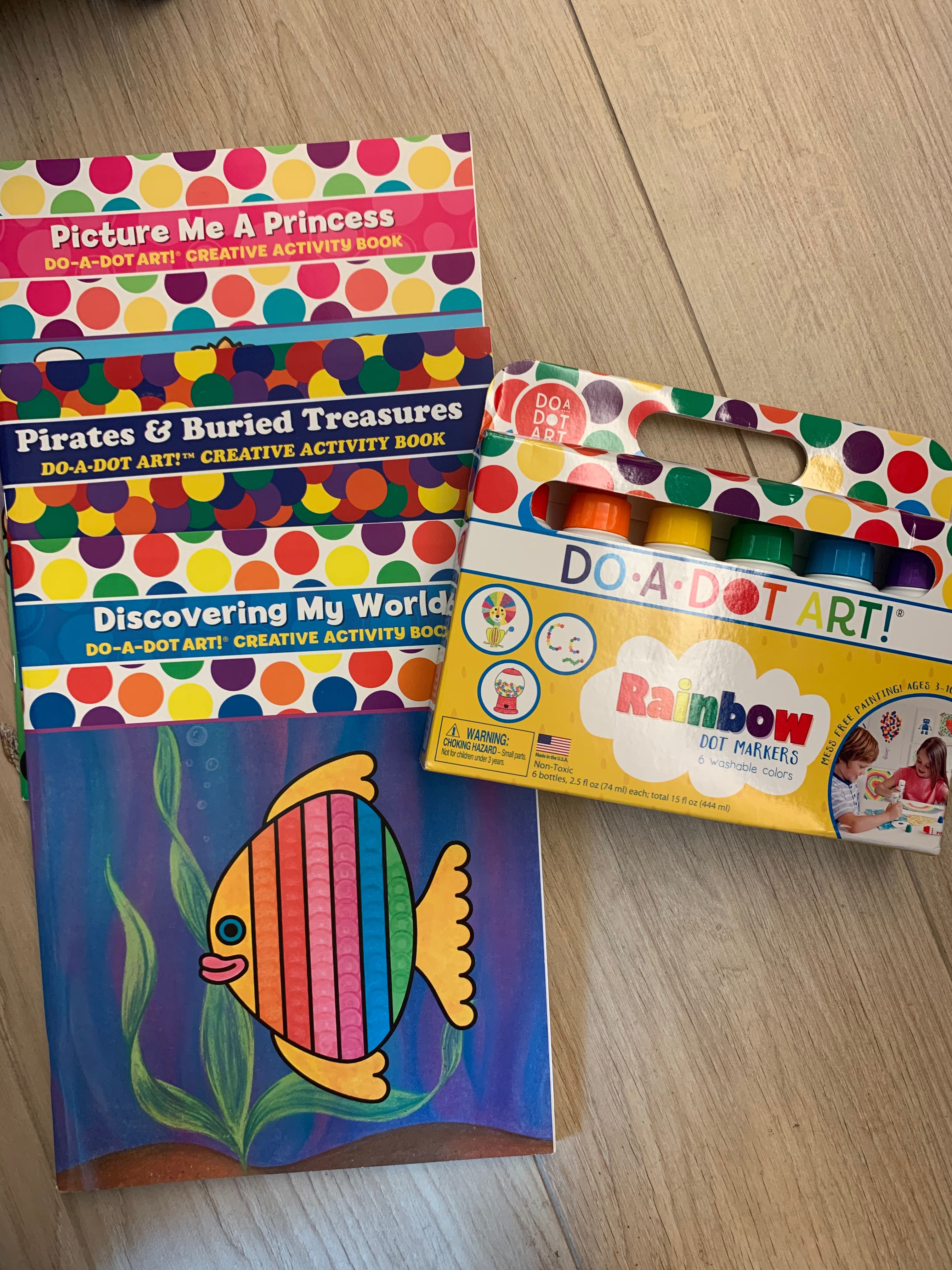 Do A Dot Art! Markers 6Pack Rainbow Washable Paint Markers, The Original Dot Marker, 興趣及遊戲, 書本