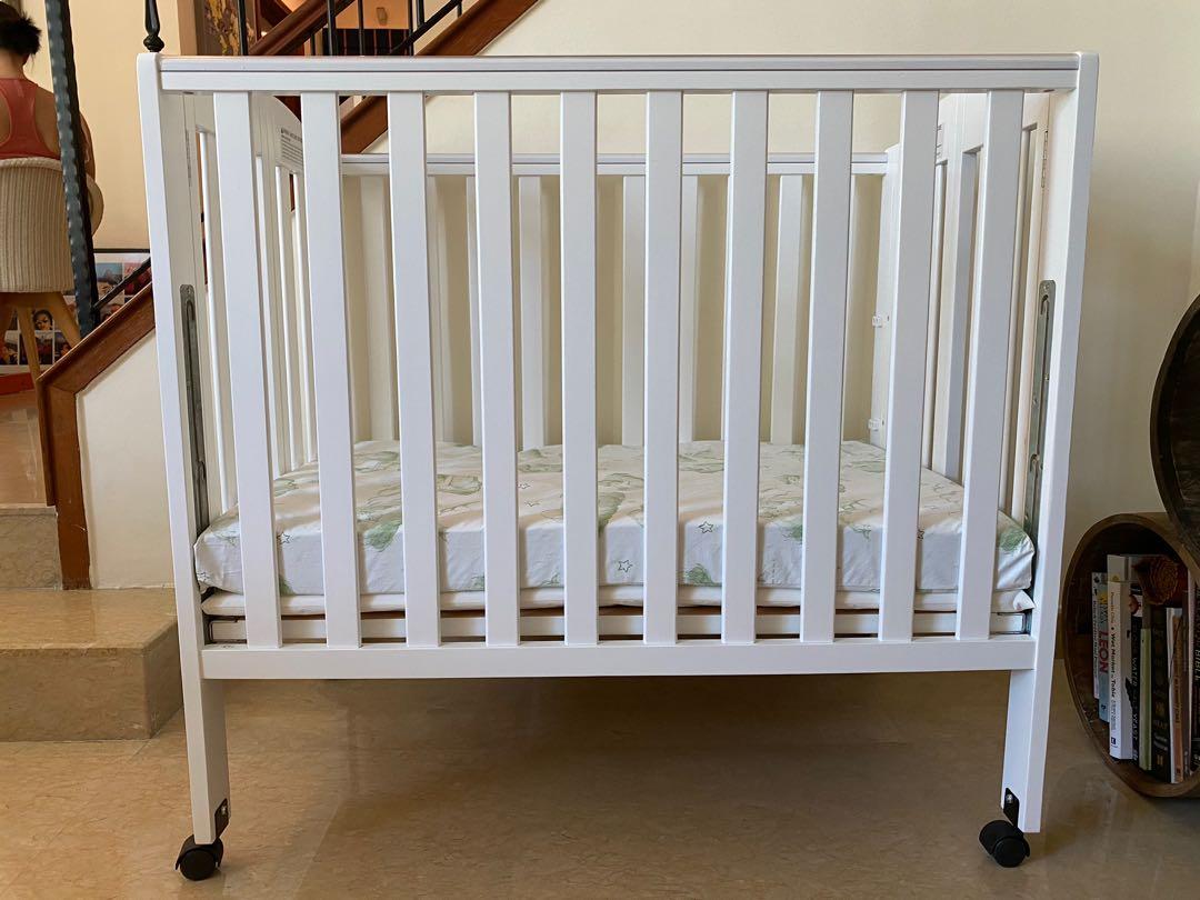 Dream on me foldable crib clearance