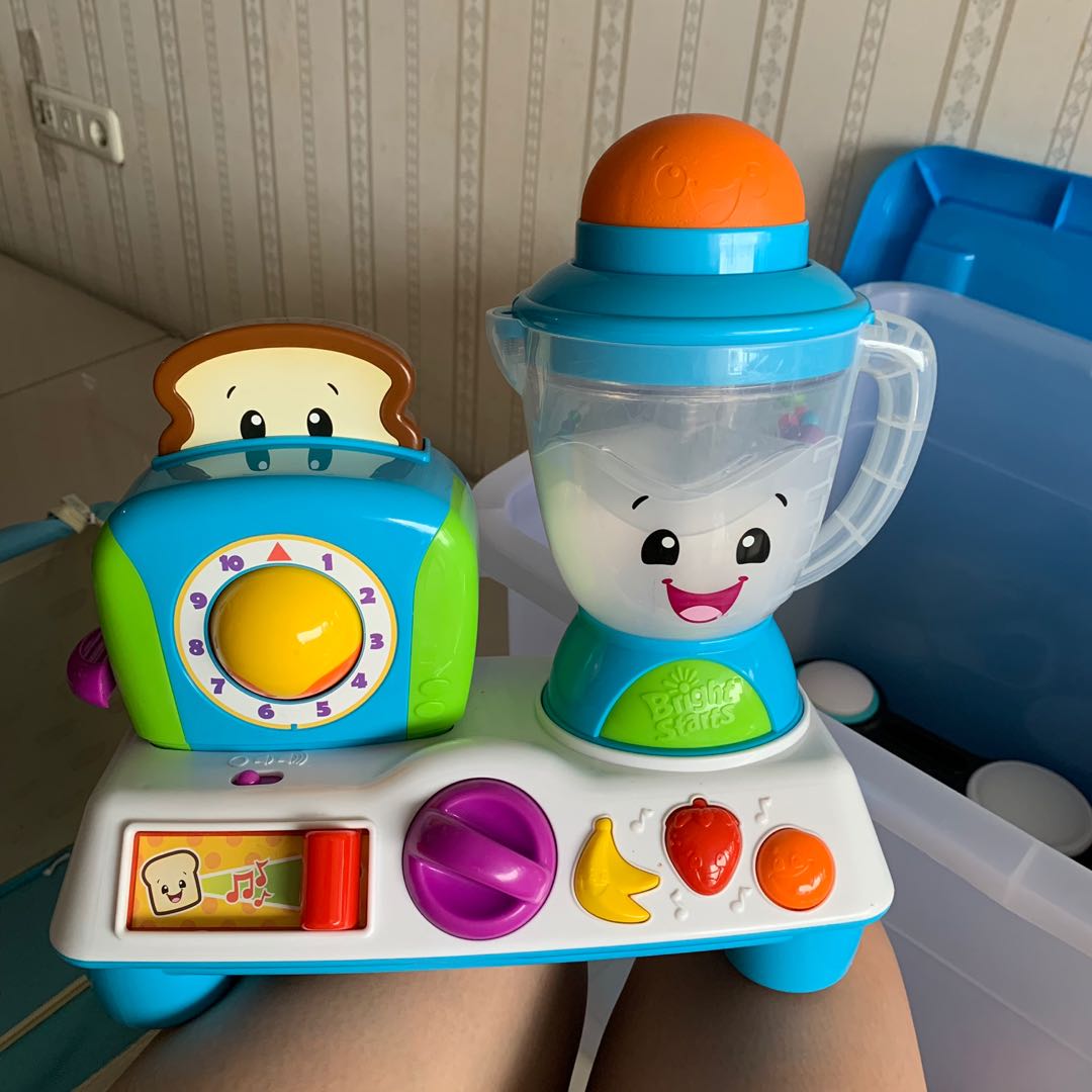 Fisher Price blender juice, Bayi & Anak, Mainan & Baby Walker di Carousell