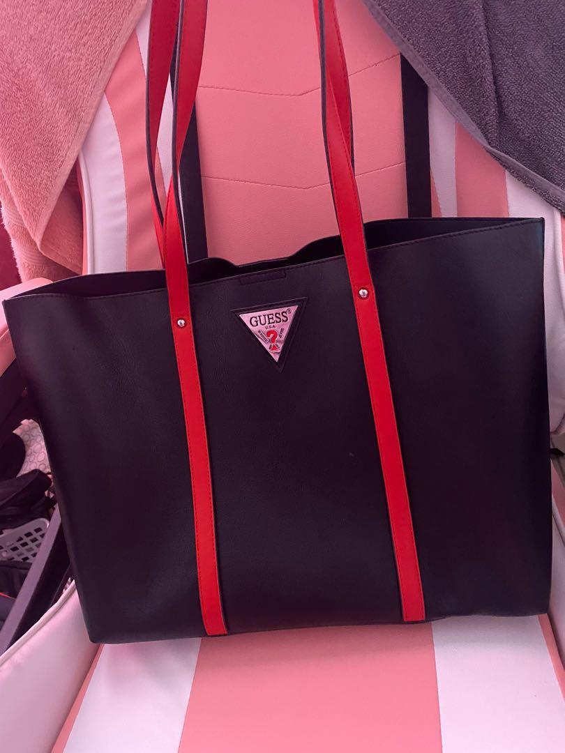 Guess Throne Black
