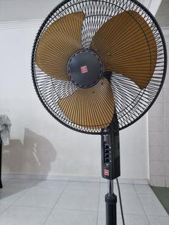 KDK standing fan P40US