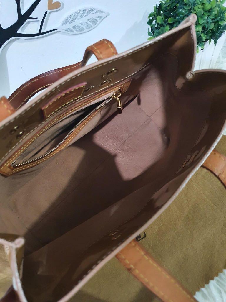 Louis Vuitton Mint Vernis Mini Tote – Dina C's Fab and Funky Consignment  Boutique