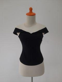 Love bonito off shoulder top