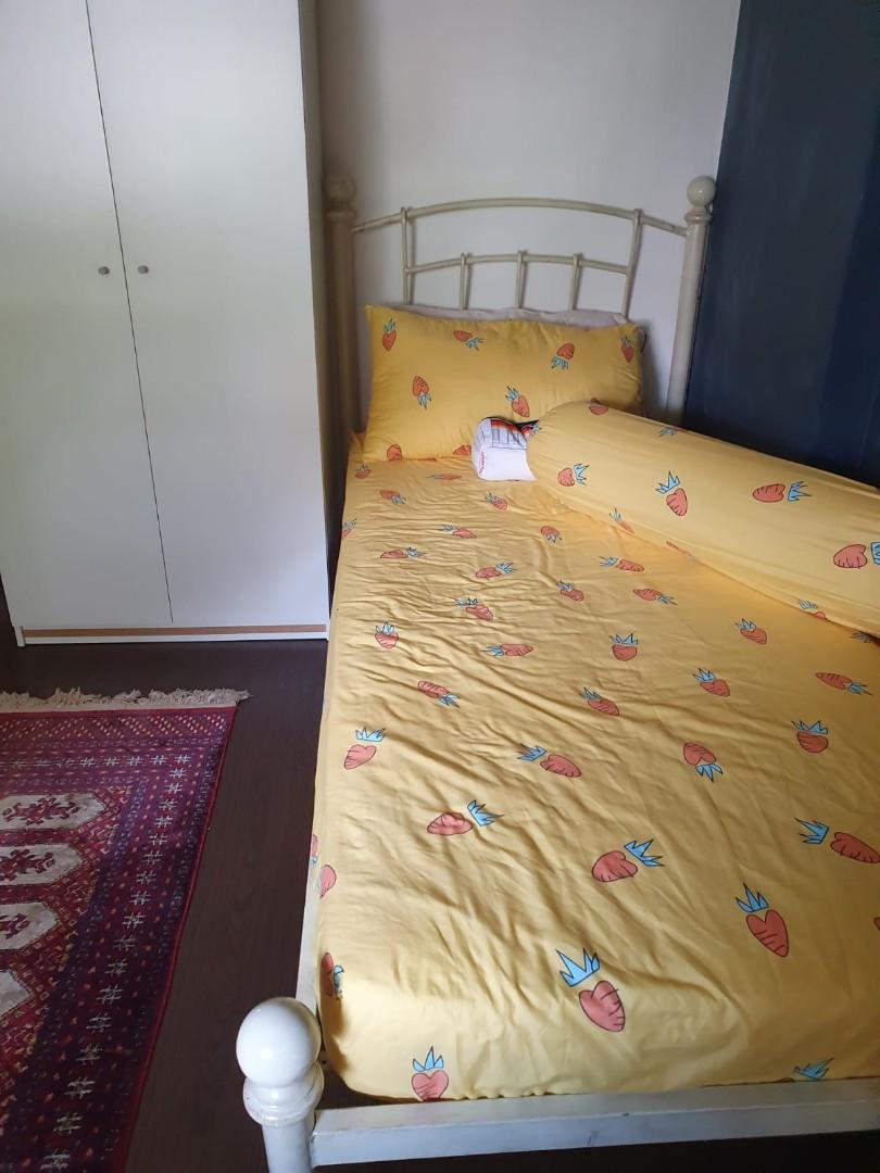 Picket & Rail Single Bed, Furniture & Home Living, Furniture, Bed