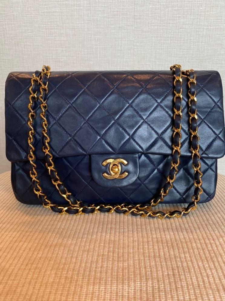 ❗SUPER RARE!!!SALE!!! AUTH. CHANEL VINTAGE MEDIUM IN LAMB GHW, Luxury, Bags  & Wallets on Carousell