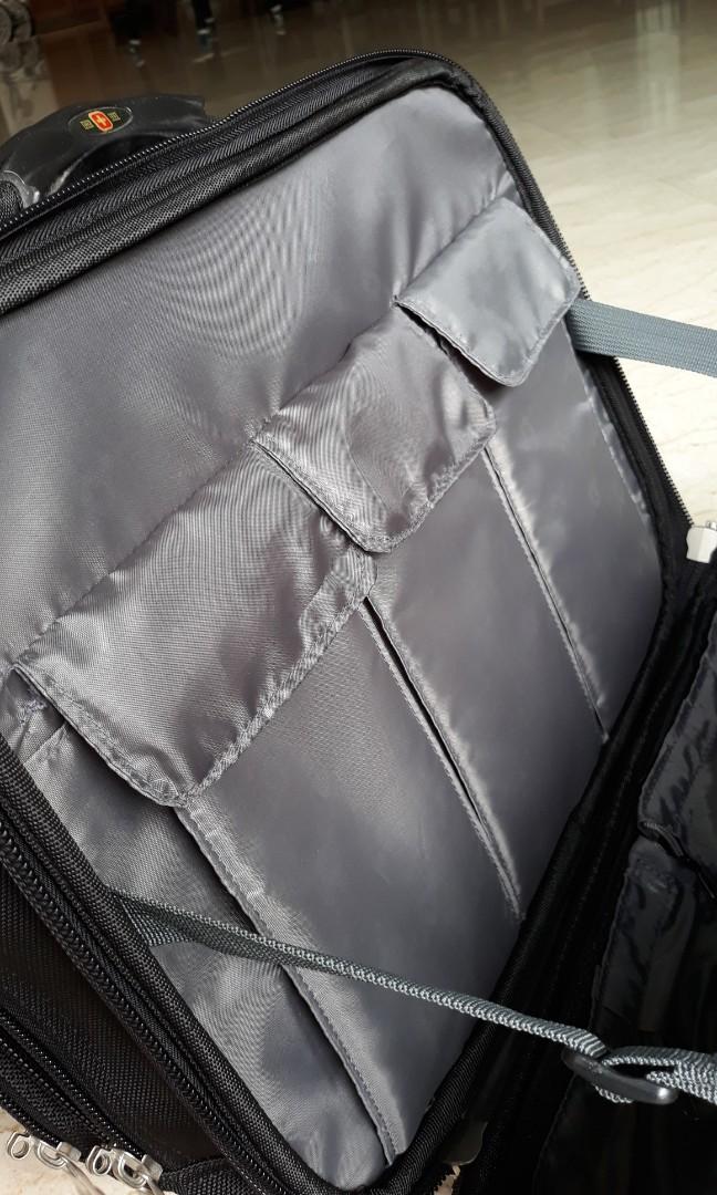 Price Reduced! Swiss Army Laptop Roller Bag, Hobbies & Toys, Travel
