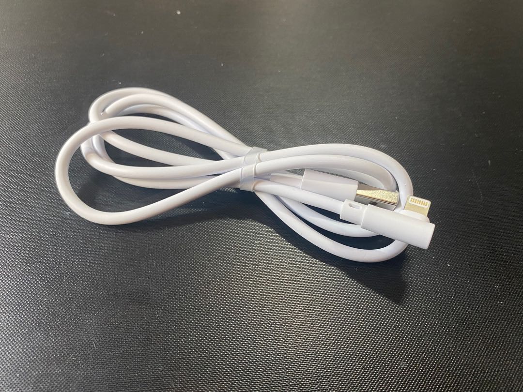 USB Data Cable (iPhone/iPad/iPod), Mobile Phones & Gadgets, Mobile
