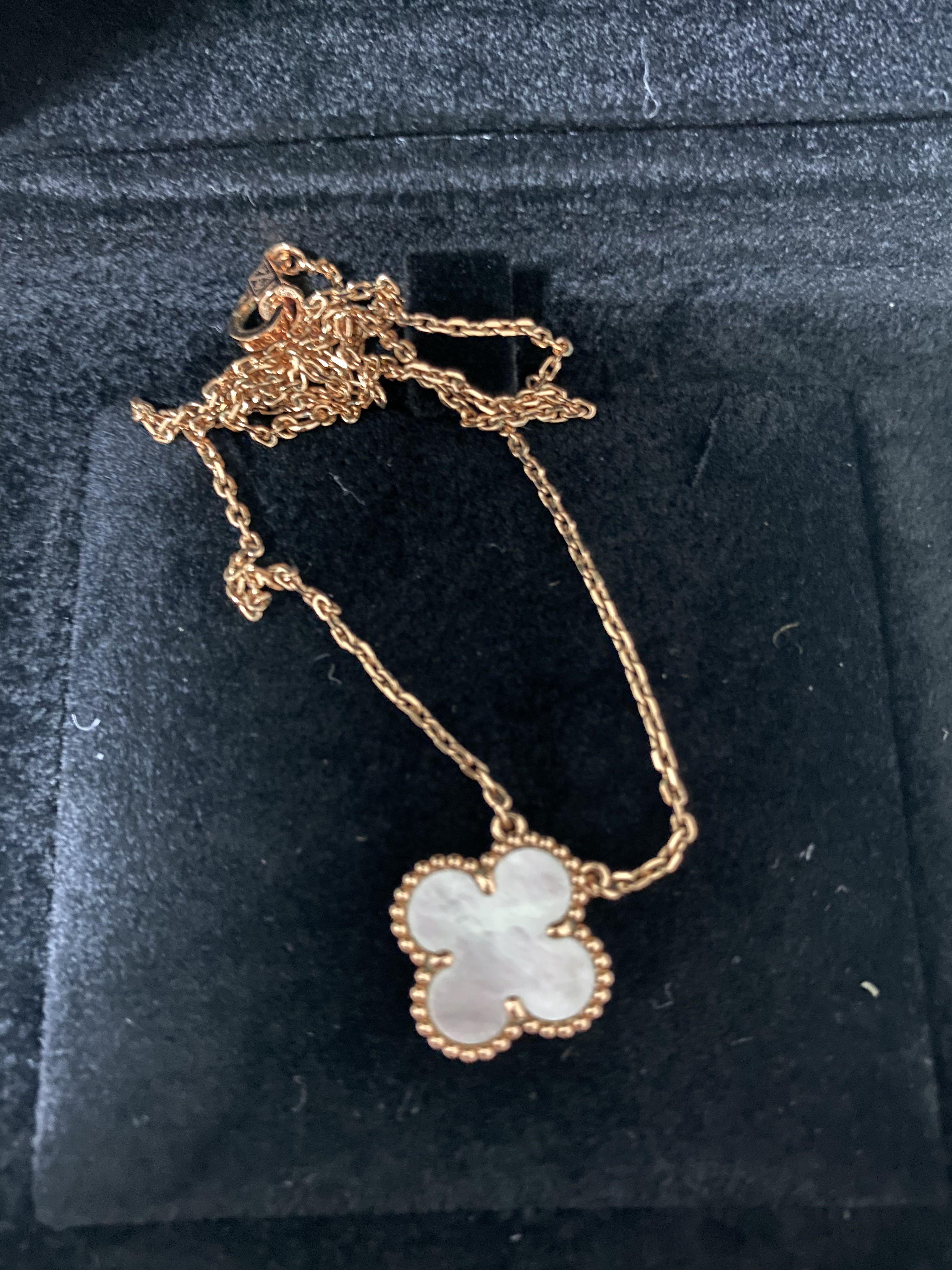 Alhambra inspired clearance necklace