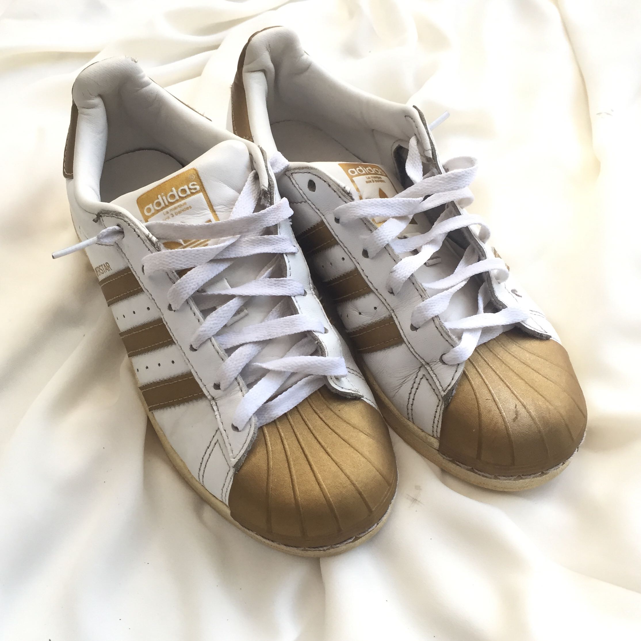 adidas gold shoes superstar