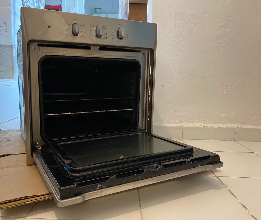 Ariston built in oven. Made in Italy, TV & Home Appliances, Kitchen