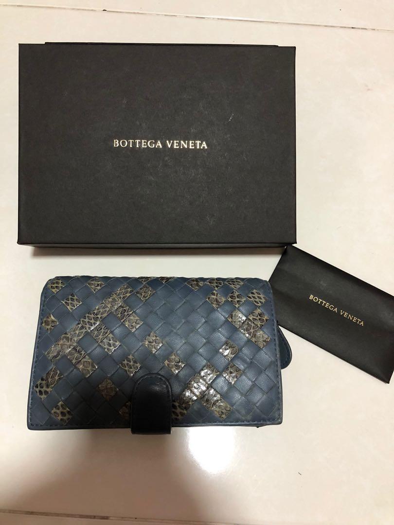 Include delivery) Authentic Bottega Veneta Blue Snake skin woven