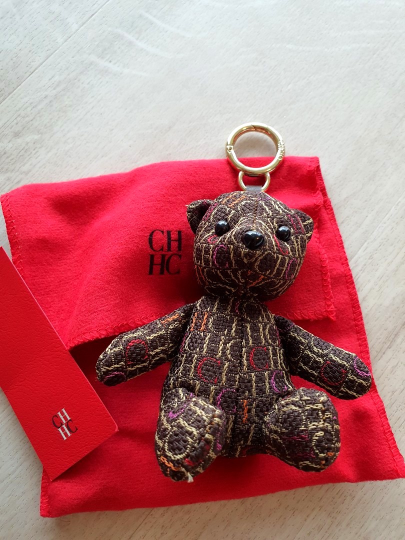 Chic Teddy Keychain – HEDGEHOARD