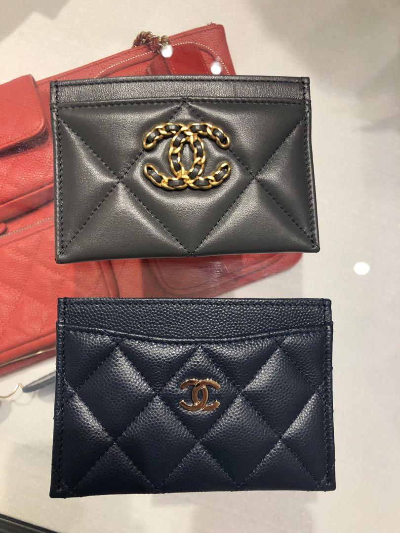 Chanel 19 card online holder black
