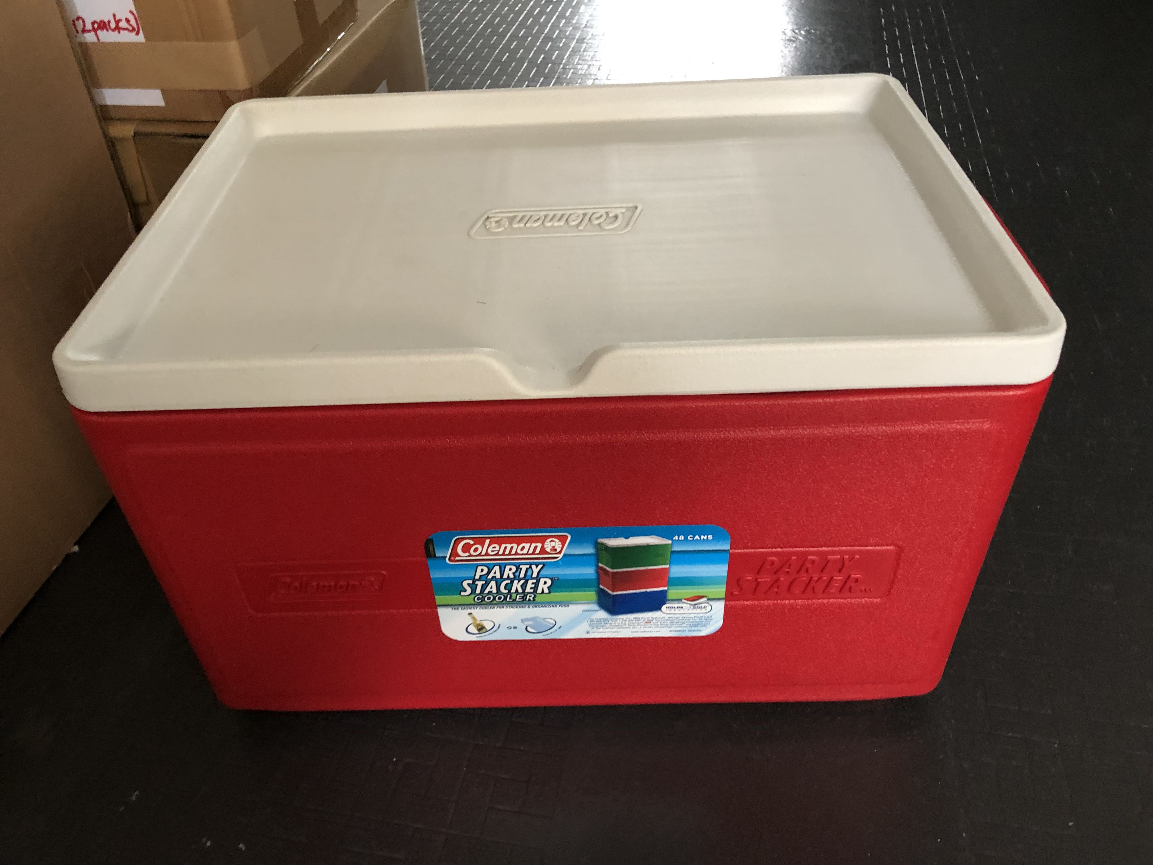 Coleman cooler box, Furniture & Home Living, Kitchenware & Tableware