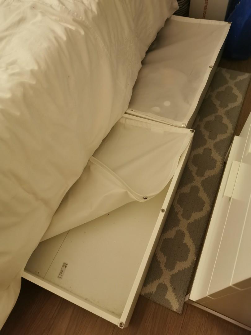 IKEA Double Bed Base with 2 Storage Drawers, 傢俬＆家居, 傢俬, 床架及床褥 Carousell