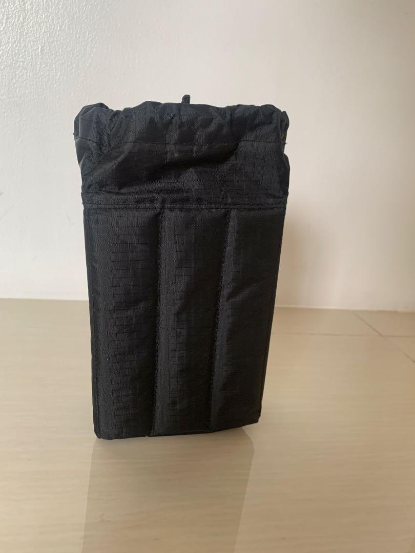 Lens pouch Medium (Category: Lens & Kits) located in Quezon City. Submitted by dlsy12 (Listing ID 1113445071, Image 1). Description: Almost new well padded lens pouch for medium sized lenses Dimensions seen in photo.