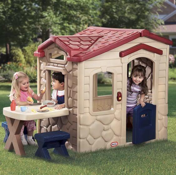 Little Tikes’ Picnic House (Category: Kids Toys) located in Caloocan City. Submitted by great.deals21 (Listing ID 1113410821, Image 3). Description: Delivery Fee not included.