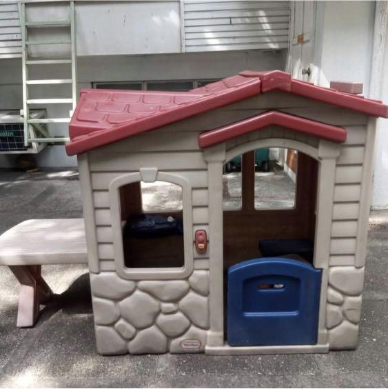 Little Tikes’ Picnic House (Category: Kids Toys) located in Caloocan City. Submitted by great.deals21 (Listing ID 1113410821, Image 1). Description: Delivery Fee not included.