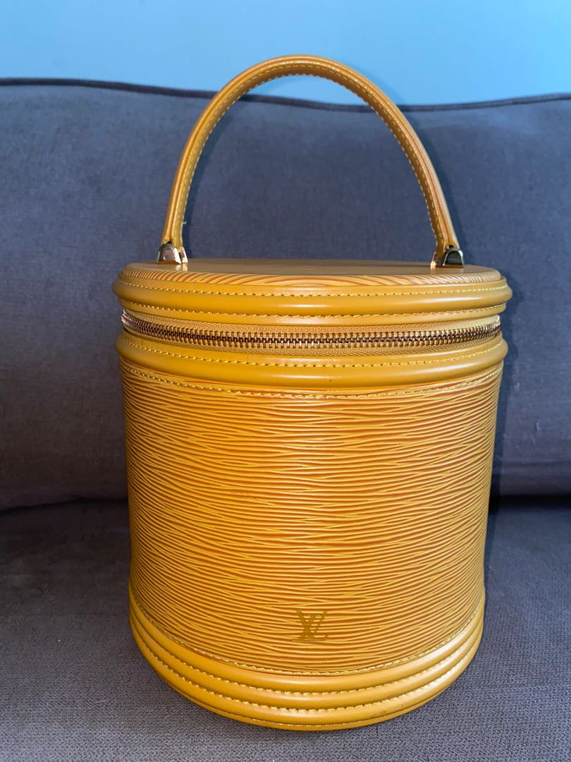 Cannes leather handbag Louis Vuitton Yellow in Leather - 29442949