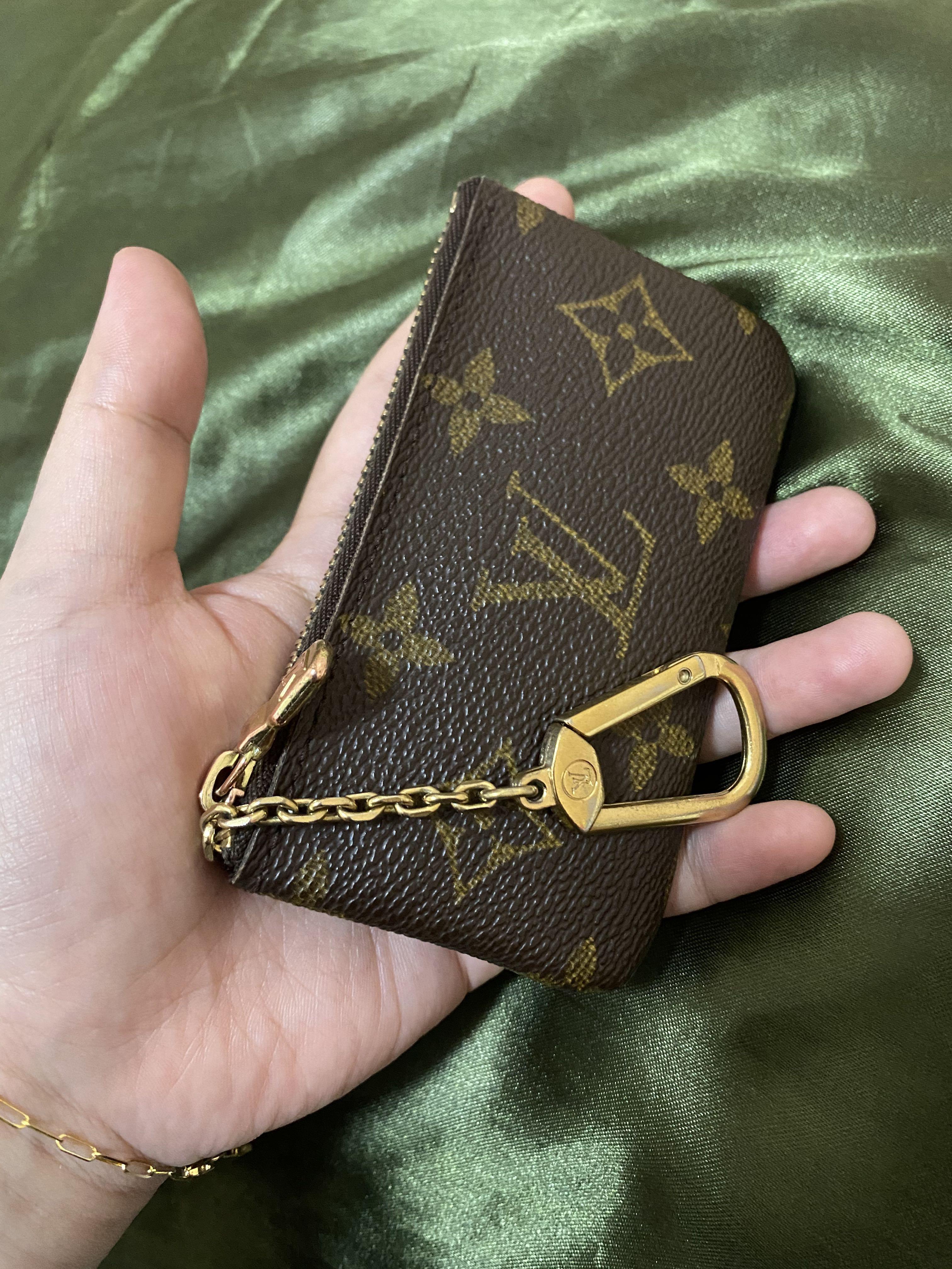 LV Key Pouch Cles Authentic Preloved Louis Vuitton, Women's Fashion, Bags &  Wallets, Purses & Pouches on Carousell