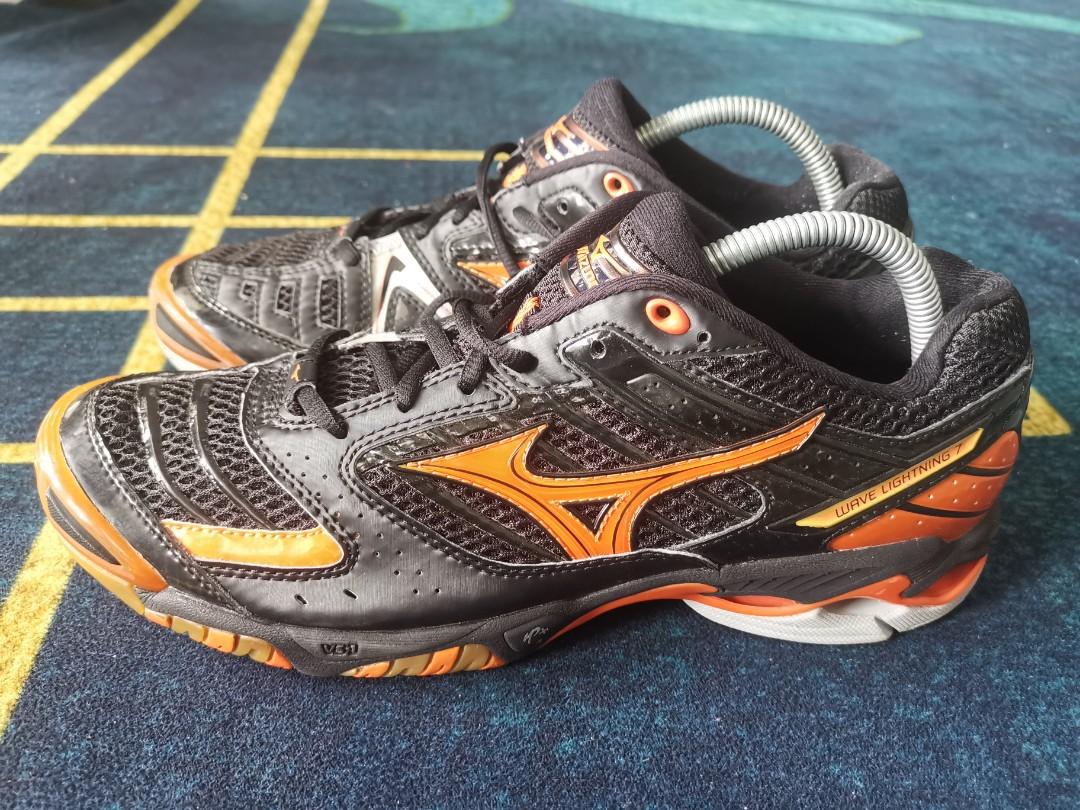 Mizuno Wave Lightning 7 8.5UK