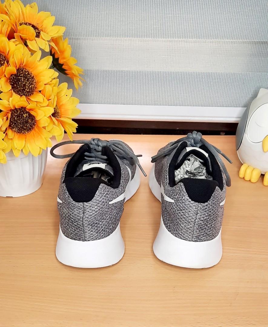 Nike Tanjun SE Men s Fashion Footwear Sneakers on Carousell
