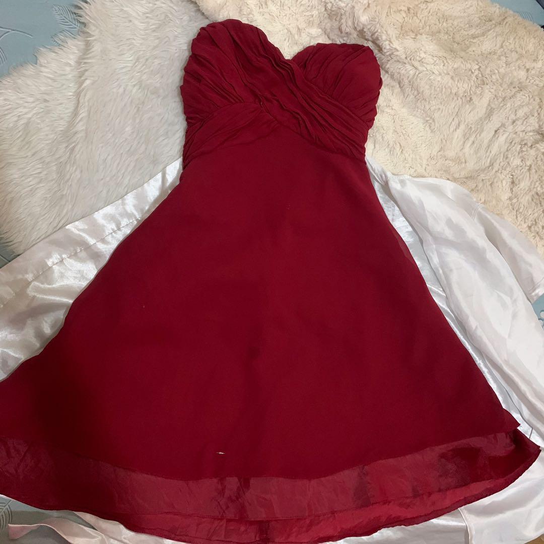 Red tube dress (Category: Dresses) located in Cavite. Submitted by bbthingyyyy (Listing ID 1113493253, Image 1). Description: Never worn dress.
