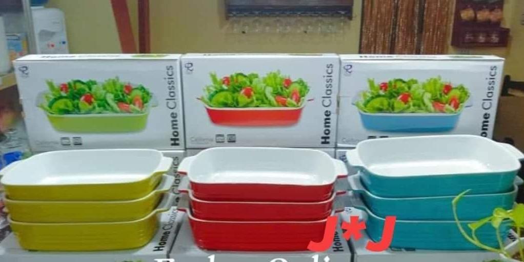 *Royal Dine* California baking dish (Category: Food Organization & Storage) located in Manila. Submitted by saguittarian06 (Listing ID 1113470161, Image 3). Description: Restock!!! Each 400 6pcs 1950 *Royal Dine* California baking dish 1.5 litters rectagular baking dish May hawakan n sya Microwave and oven safe.