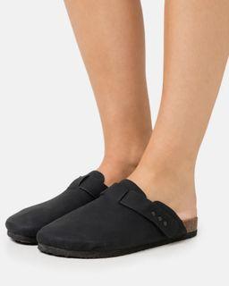 Rubi Shoes - Rex Stud Closed Toe Black size 40