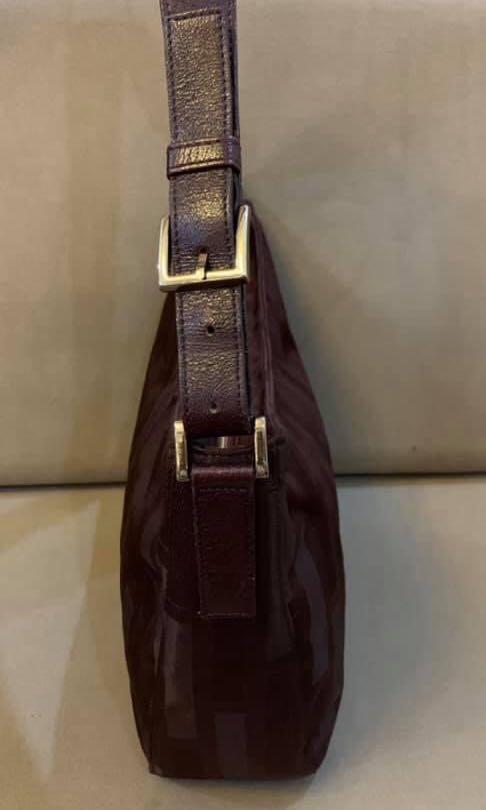 Sazaby Shoulder bag (Category: Luxury Bags & Wallets) located in Paranaque City. Submitted by katlouieleandicho (Listing ID 1113427692, Image 2). Description: 💯Authentic Made in Japan Rank : Unused Price : P1.2K.