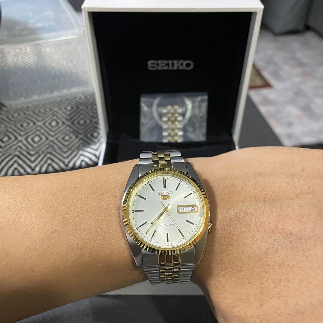 green emerald velvet dress Seiko Men's SNXJ90 37mm Dress Watch, Gold Silver, Automatic, Crystal :  Amazon.com.au: Clothing, Shoes & Accessories