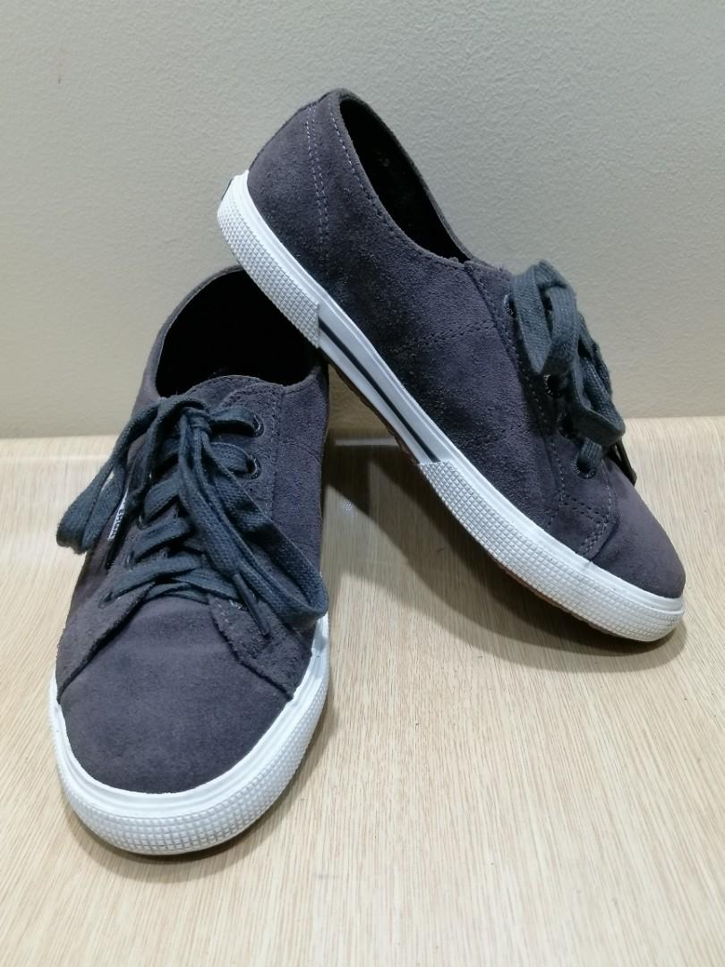 size 6 superga