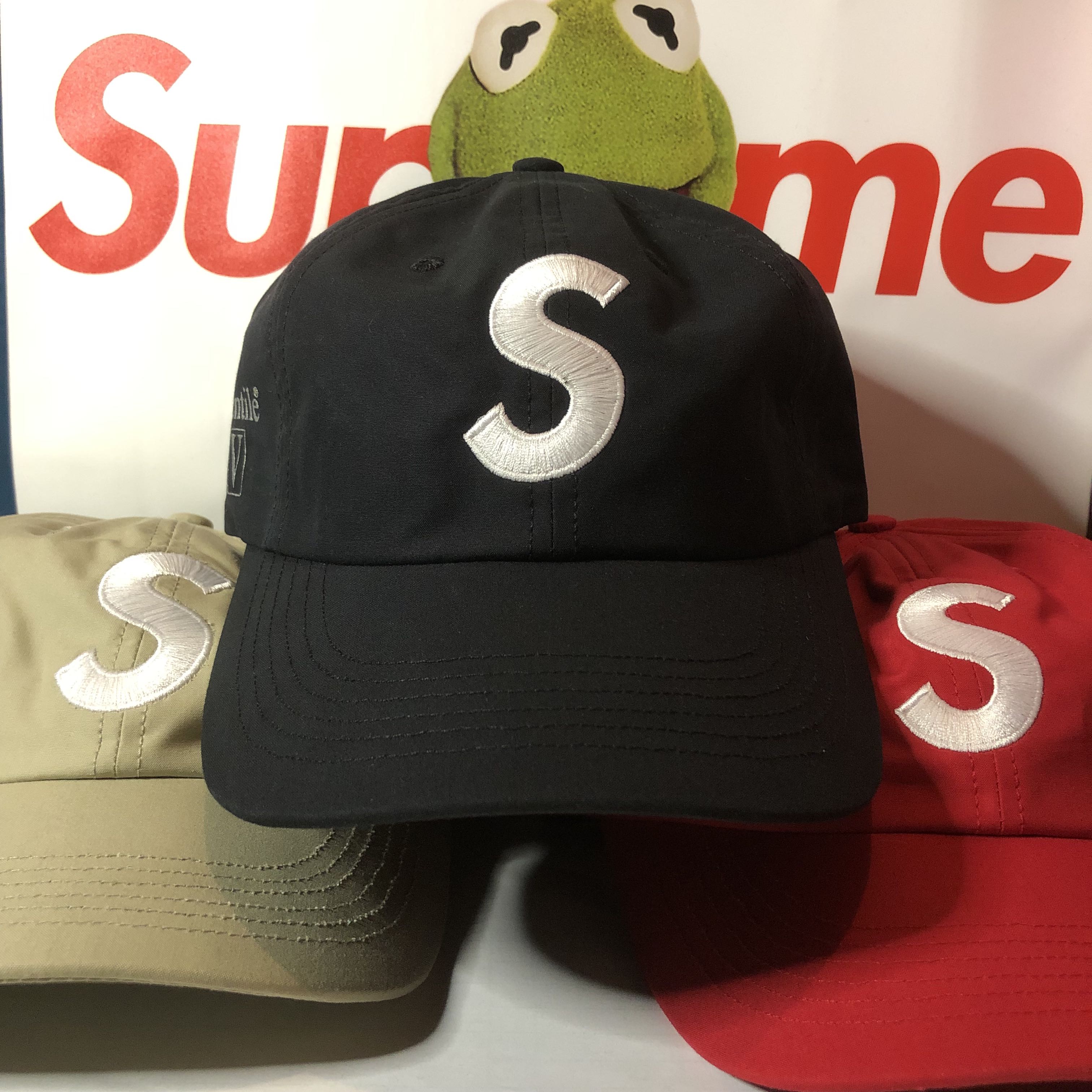 人気2024SUPREME VENTILE Sロゴ 6-PANEL NAVY シュプリーム 帽子