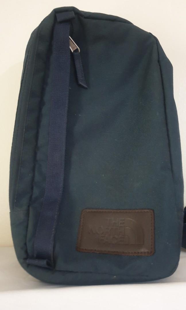 The North Face Field Bag crossbody (Category: Sling Bags) located in Makati City. Submitted by bigdaddy21 (Listing ID 1113456052, Image 3). Description: crossbody bag used a few times then stored good condition, needs some cleaning decluttering shipping c/o buyer https://www.luggagefactory.com/collections/the-north-face/products/the-north-face-field-bag-blue-wing-teal-asphalt-grey-one-size.